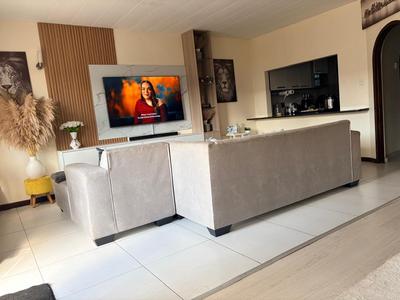 Townhouse For Sale in Silverton, Pretoria